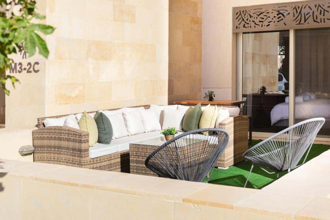 Elegant & Edgy 2 Bedroom W & Pool Mangroovy Appartement